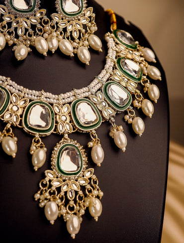 Emerald Green Meena & Pearl Drops Choker Set
