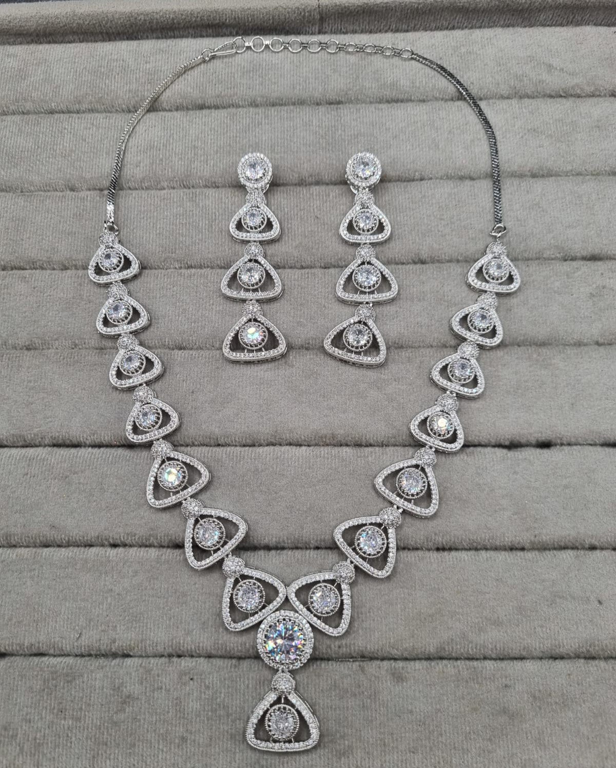 Triangular Link Silver AD Jewellery Set
