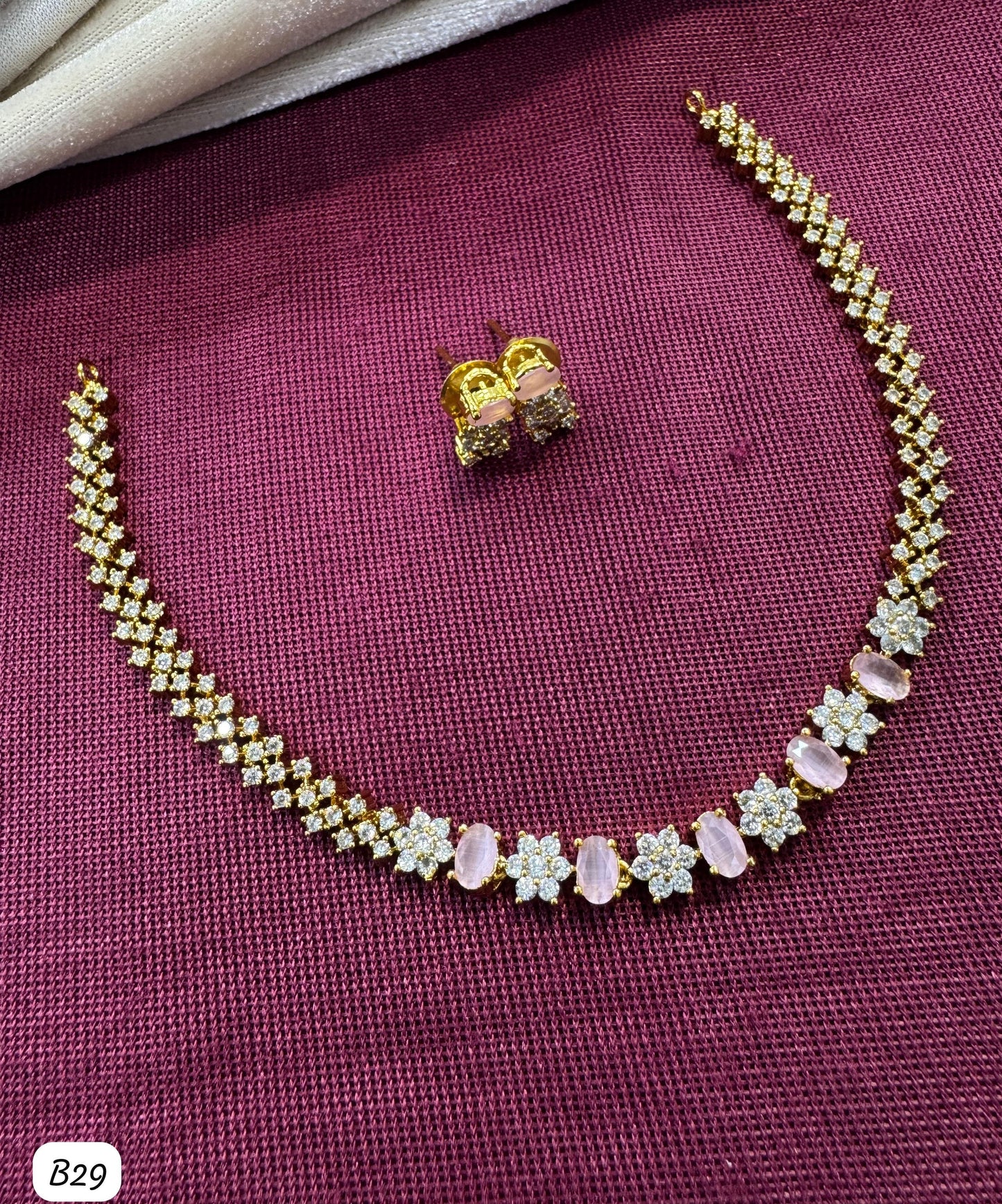 Elegant Floral Design Necklace and Stud Earring Set with Gemstone Accents