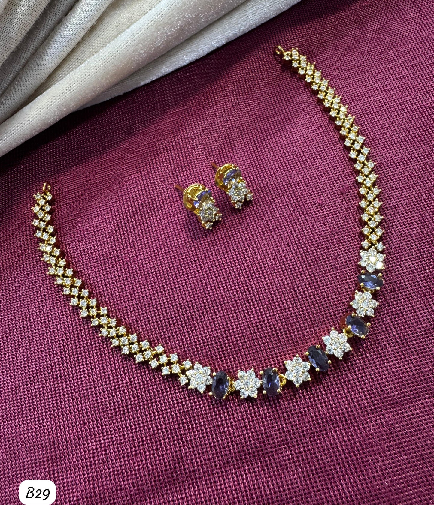 Elegant Floral Design Necklace and Stud Earring Set with Gemstone Accents