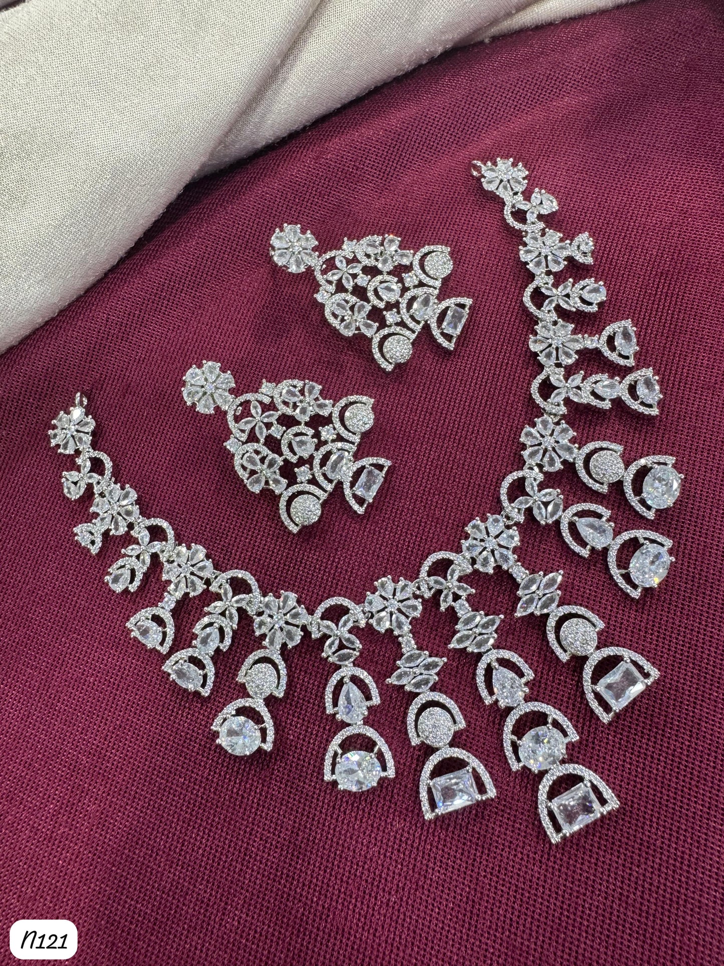 Elegant Statement Necklace and Earrings Set with Intricate Crystal Detailing - Lucentemarket