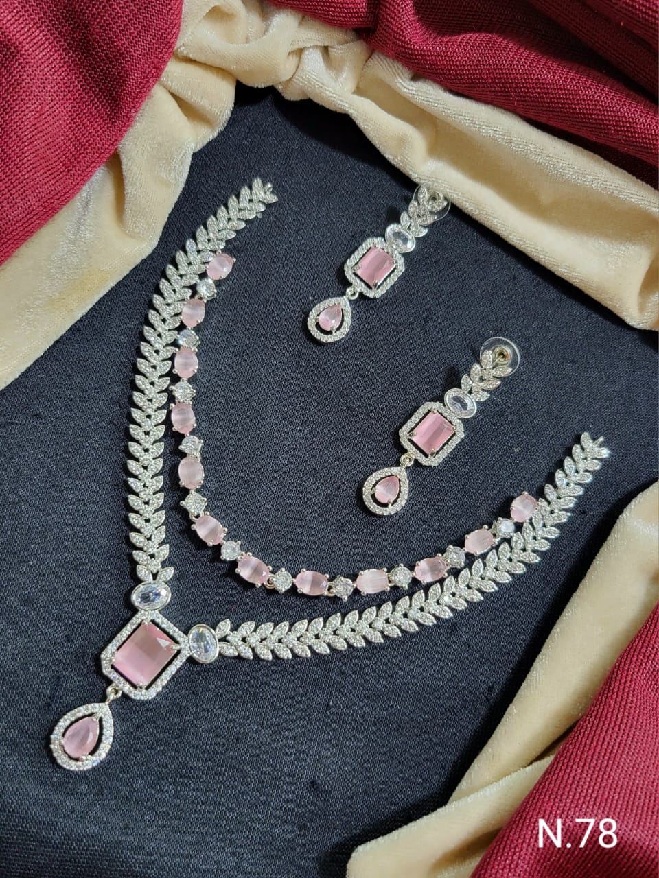 Elegant Leaf Motif Necklace and Earring Set with Gemstone Accents