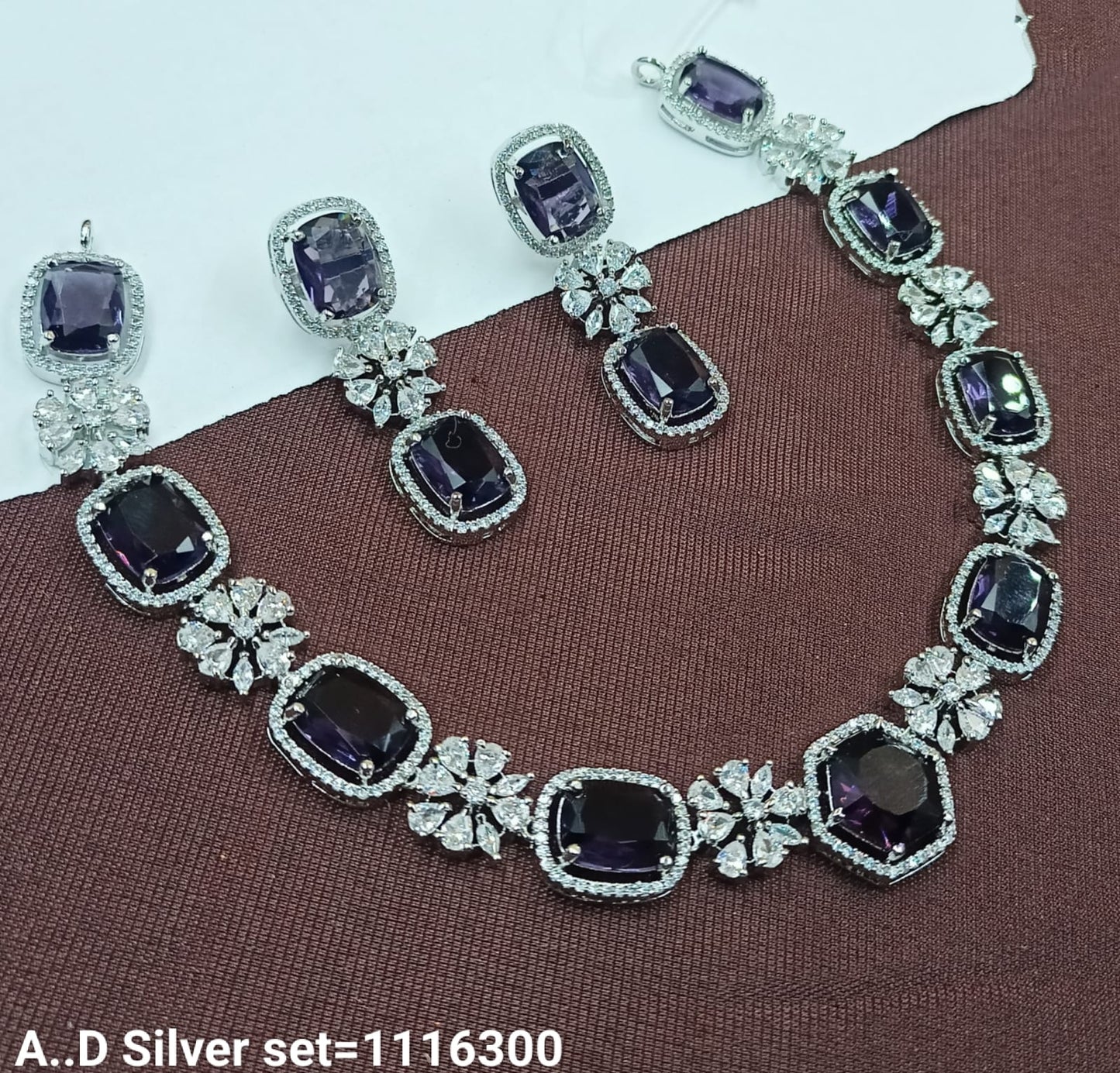 Elegant Silver Jewelry Set – Perfect for Special Occasions and Timeless Style