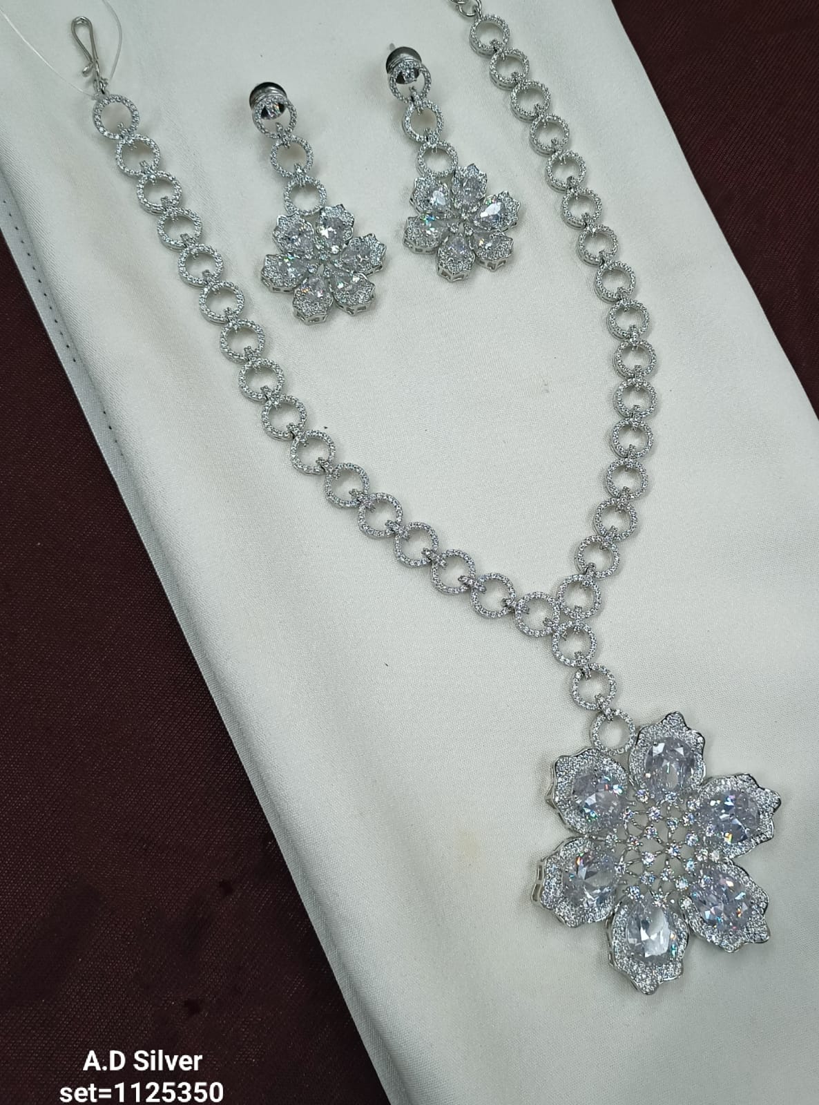 Silver Toned Royal Celebrity Inspired American Diamond Cystal Jewellery Set For Women & Girls