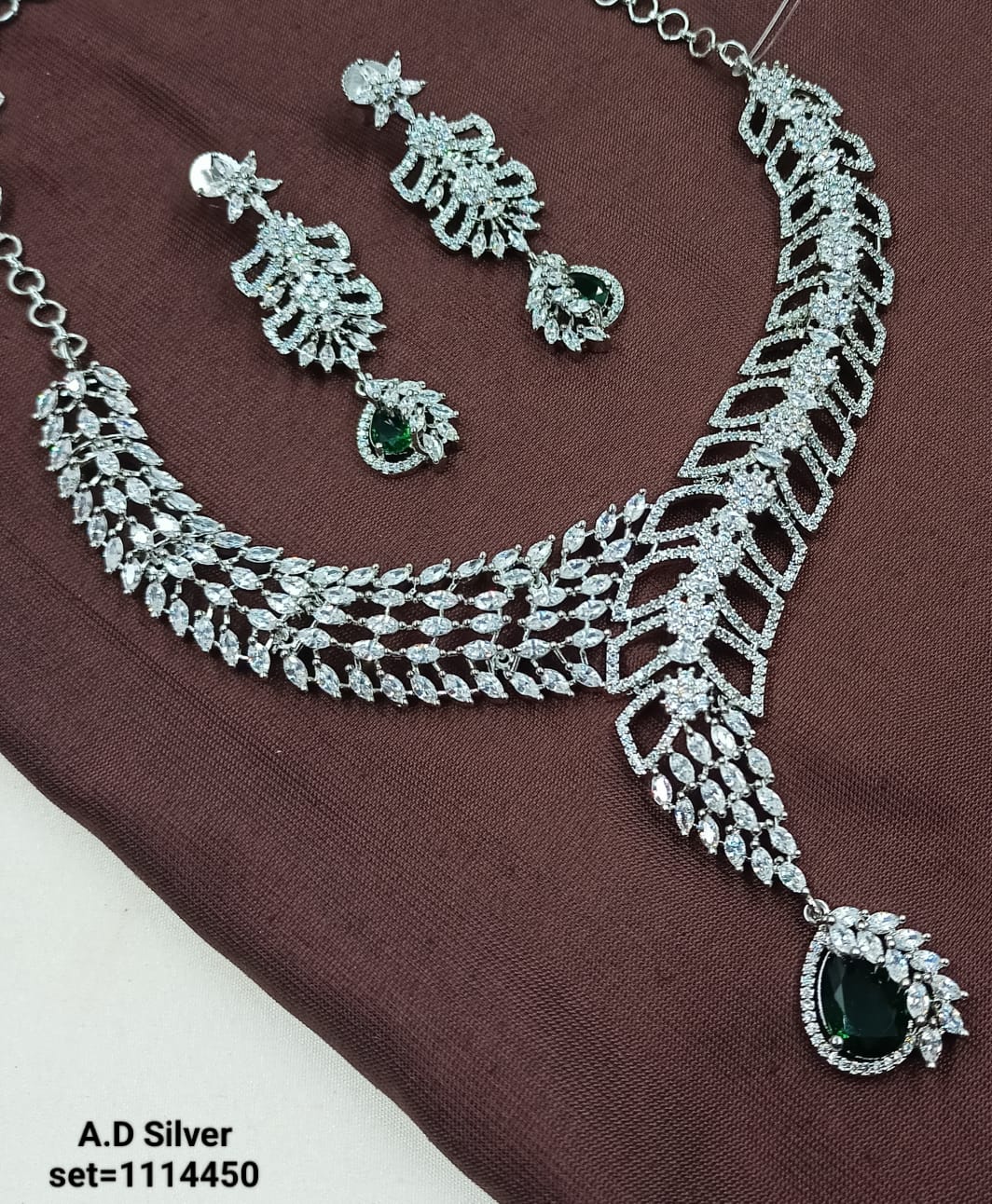 Elegant AD Silver Necklace and Earring Set – Stunning Design with Gemstone Accents