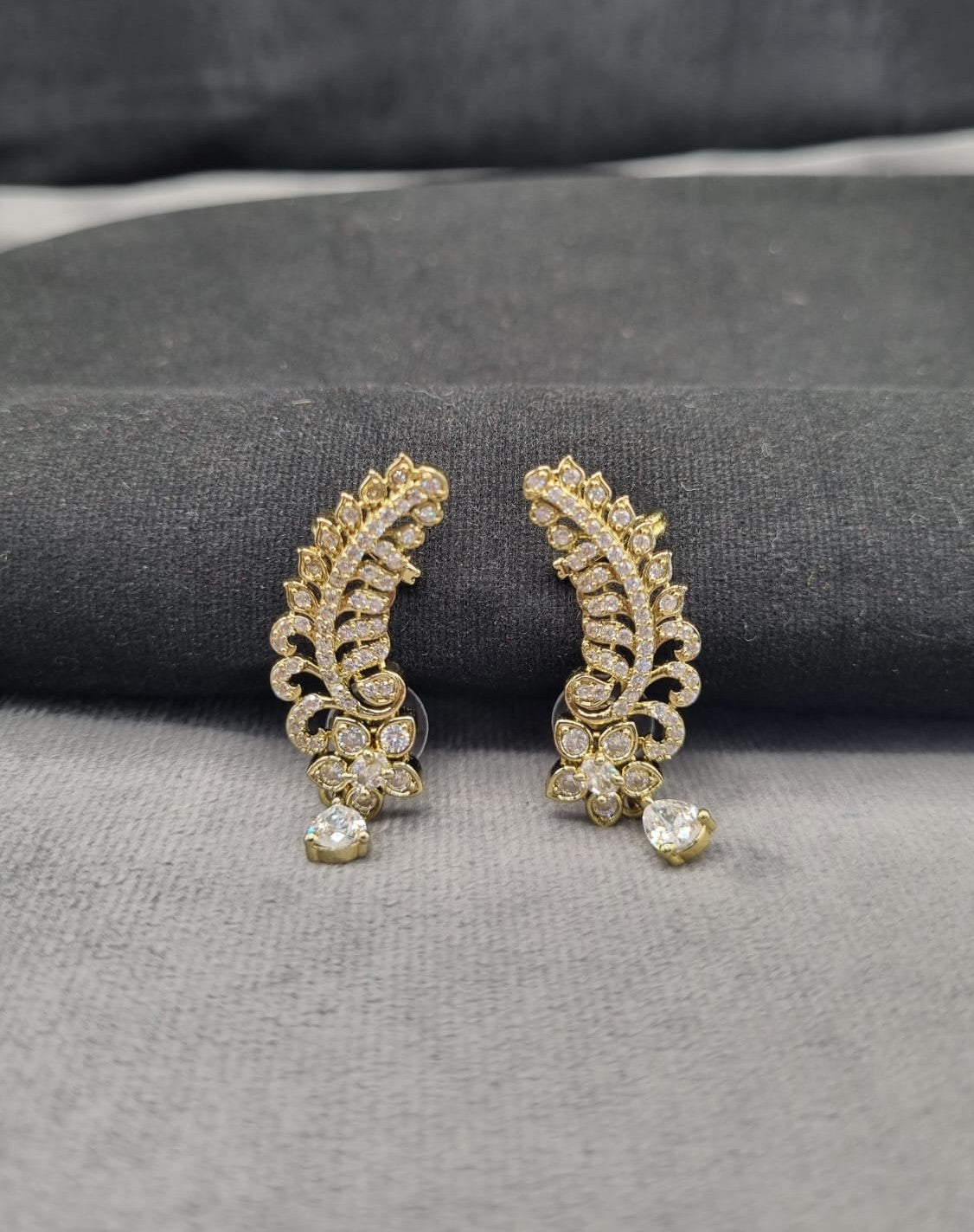 Crystal Ear Crawlers Elegant Scalloped