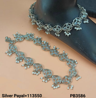 Stylish Traditional Anklets for Special Occasions
