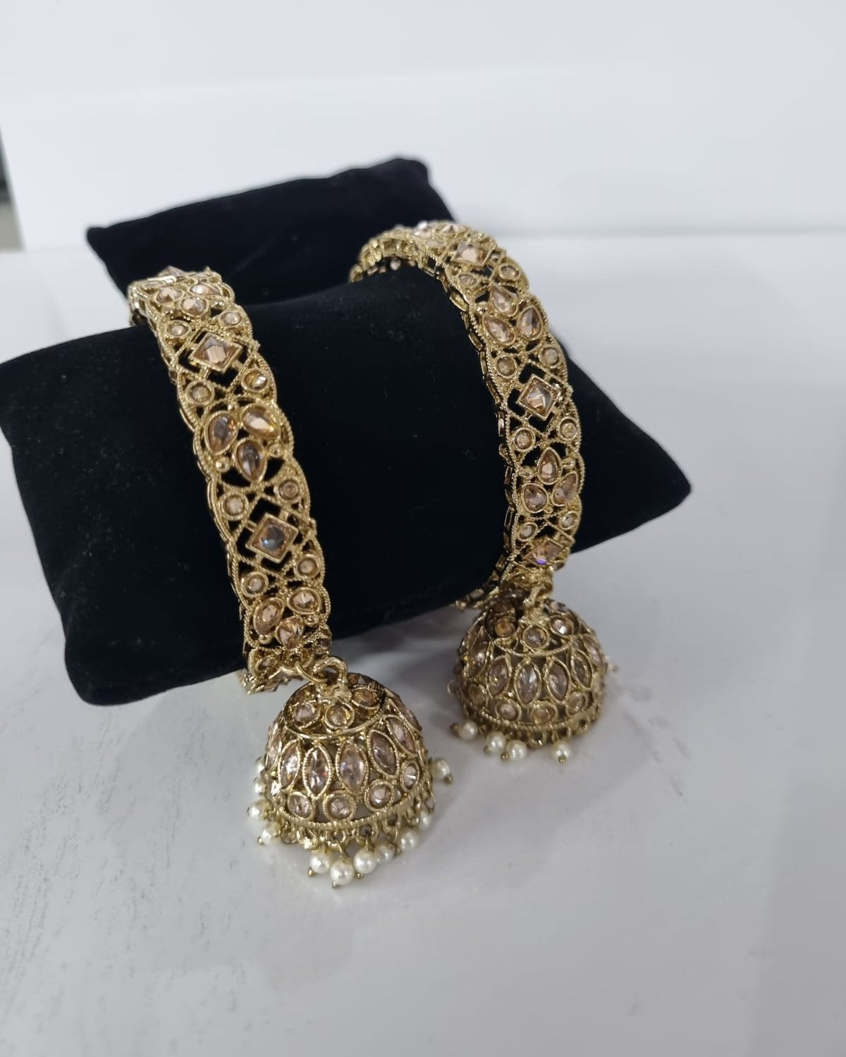 The Heritage Hanging Charms Bangle Set