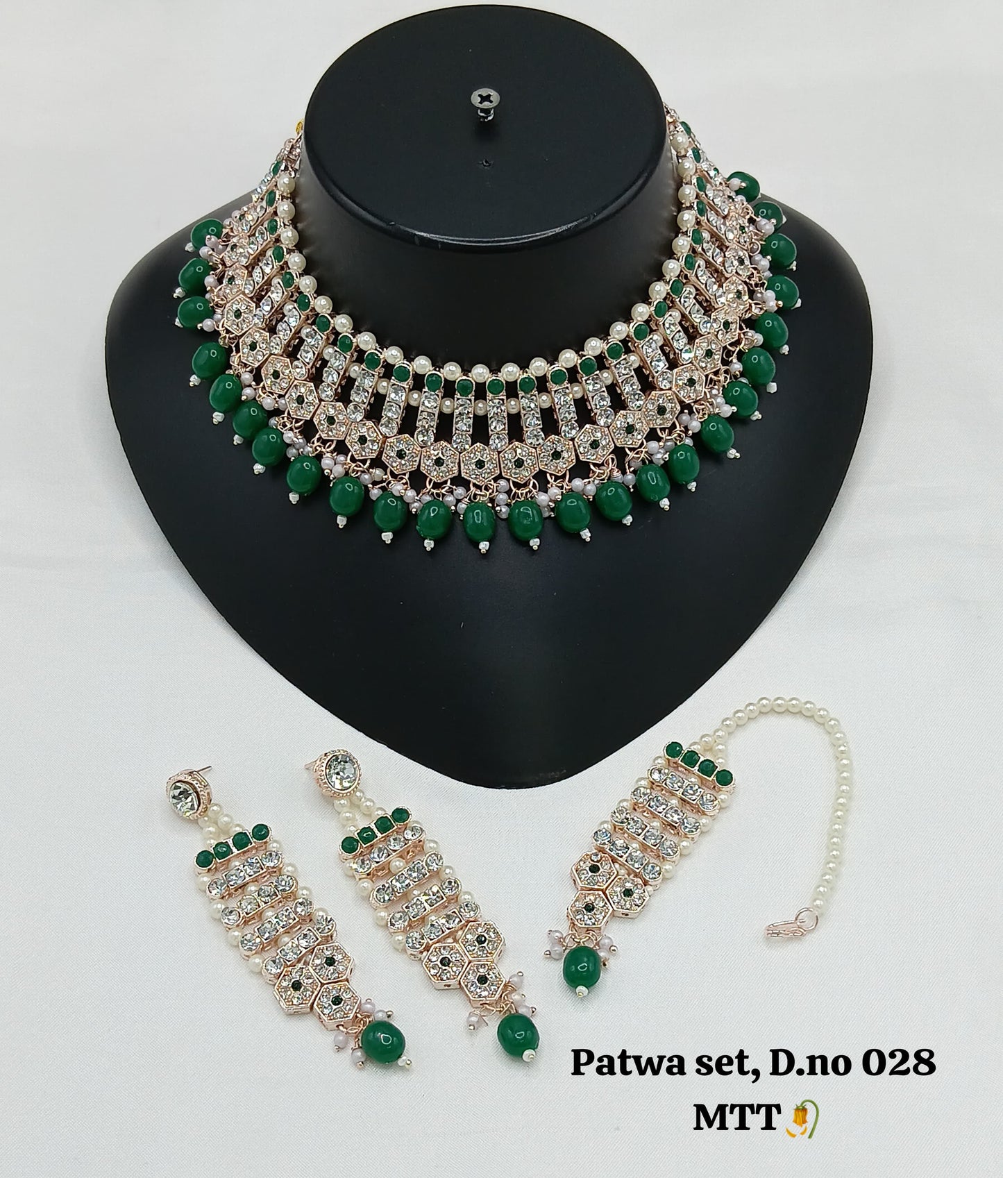 Fashionable Pearl Choker Jewellery Set