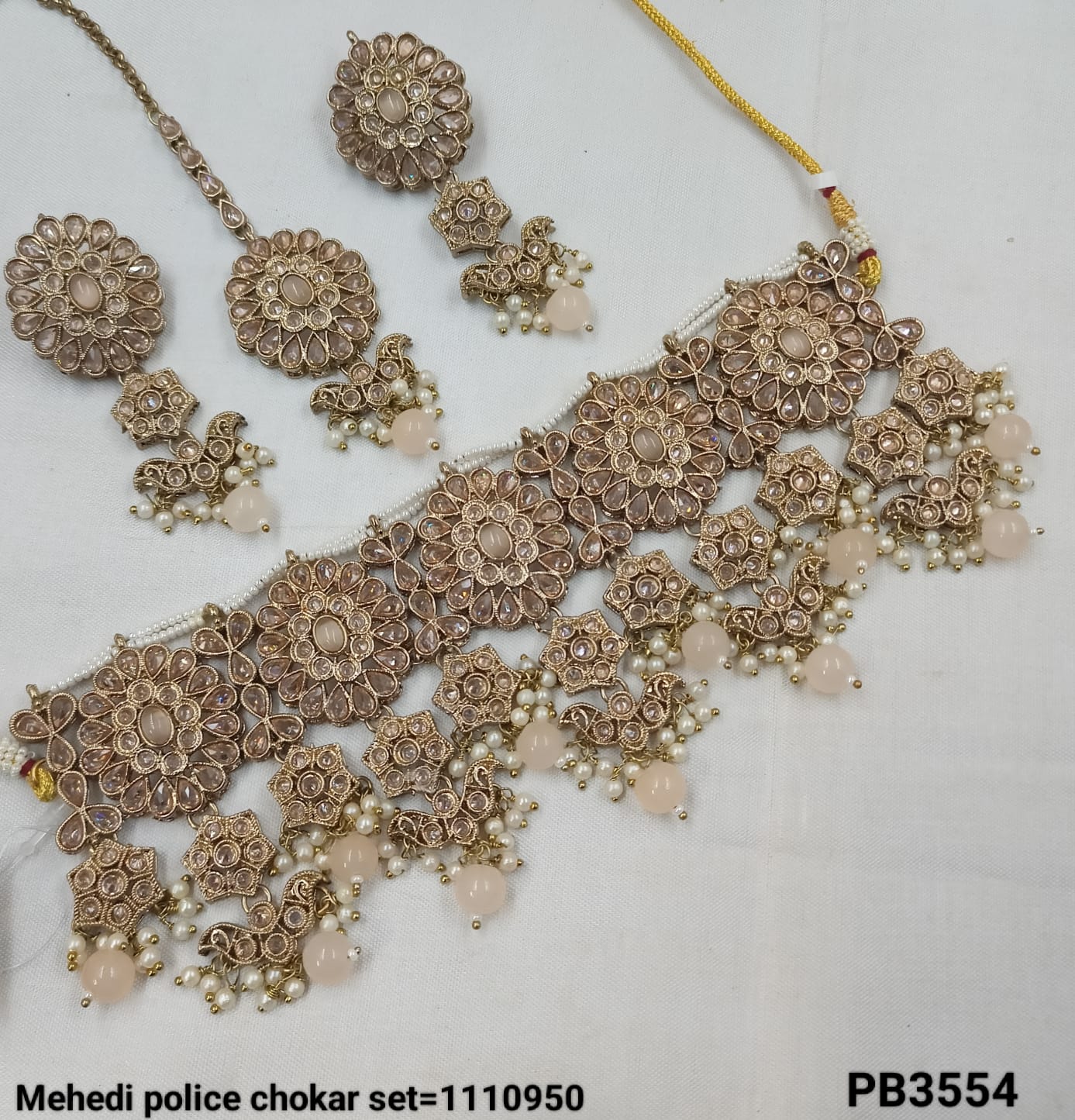 Fashionable Antique Gold Plated Choker Necklace Set
