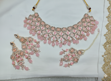 Rose Gold Patwa Choker Set with Maang Tikka