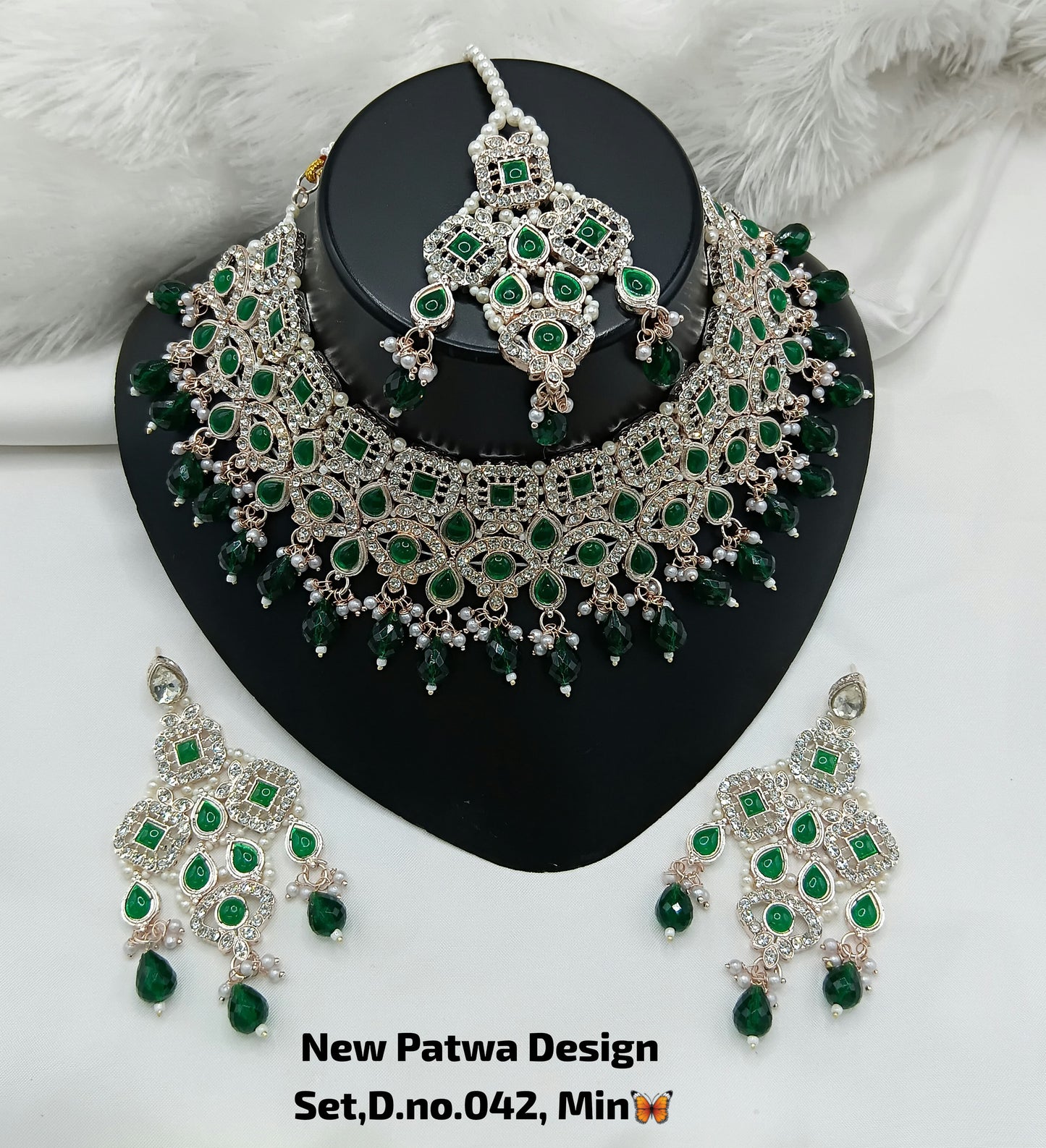 Rose Gold Patwa Choker Set with Maang Tikka