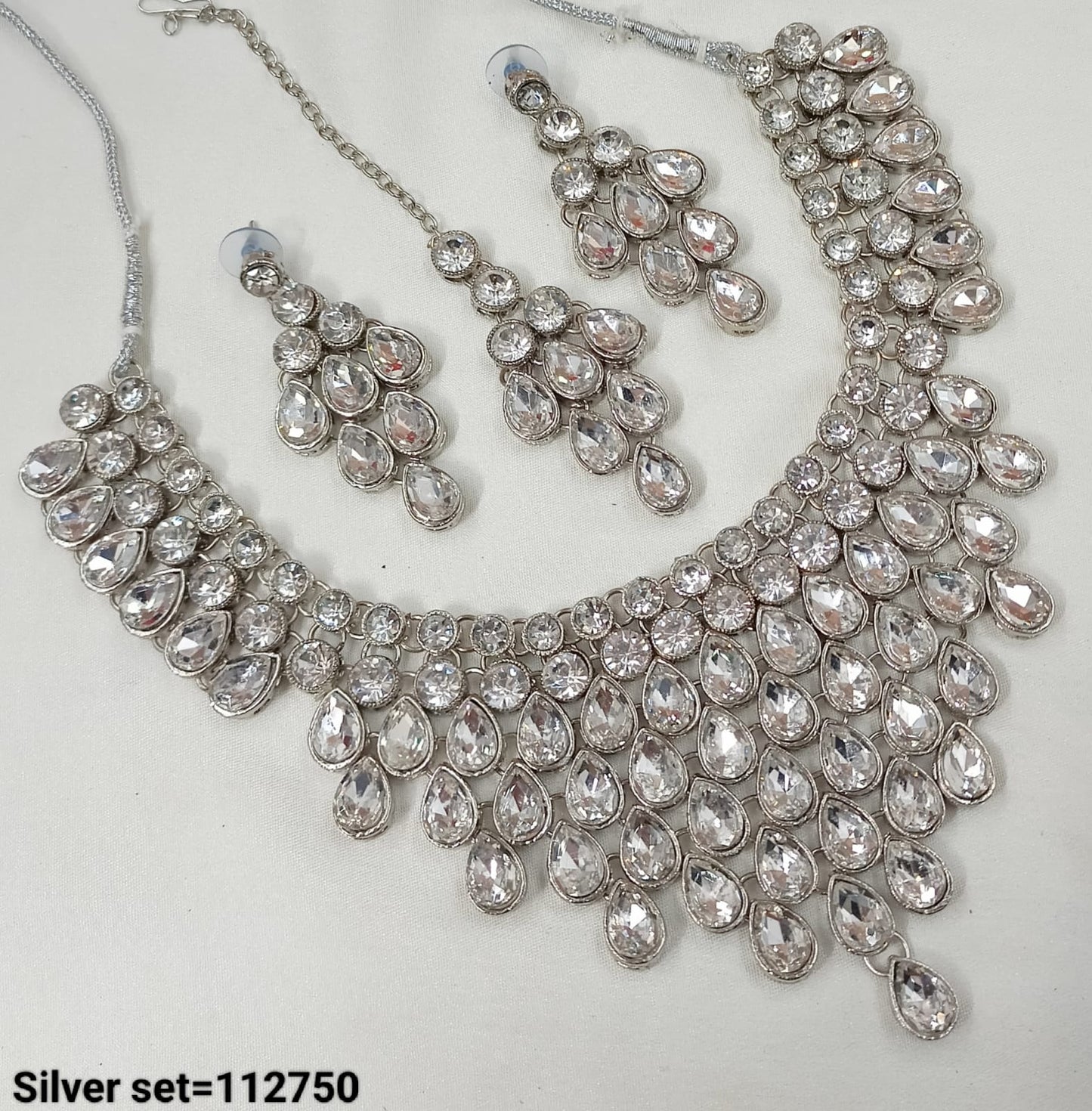 Fashionable Silver Plated Choker Necklace Set