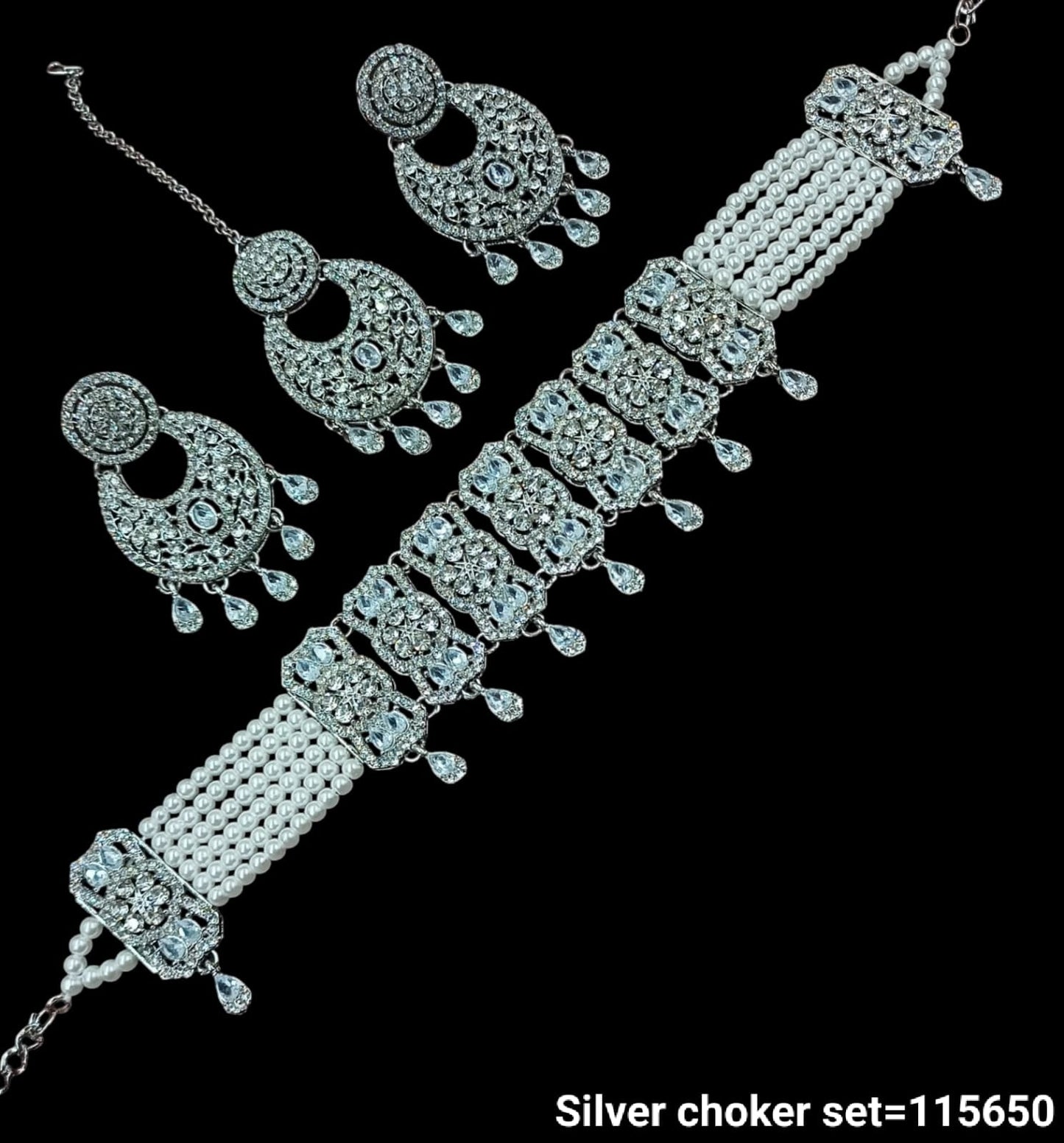 Elegant Silver Choker Set with Intricate Detailing and Matching Earrings