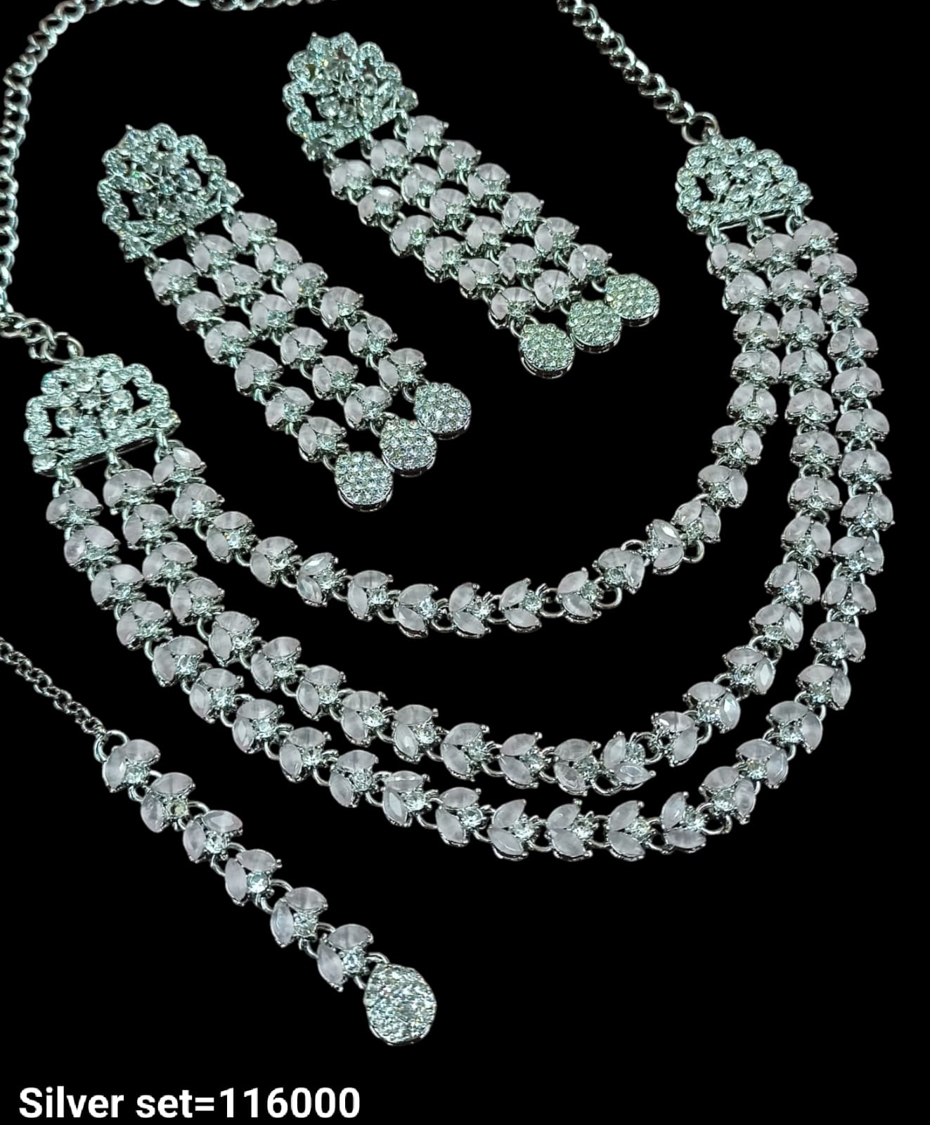 Elegant Silver Necklace and Earring Set with Intricate Detailing - Lucentemarket