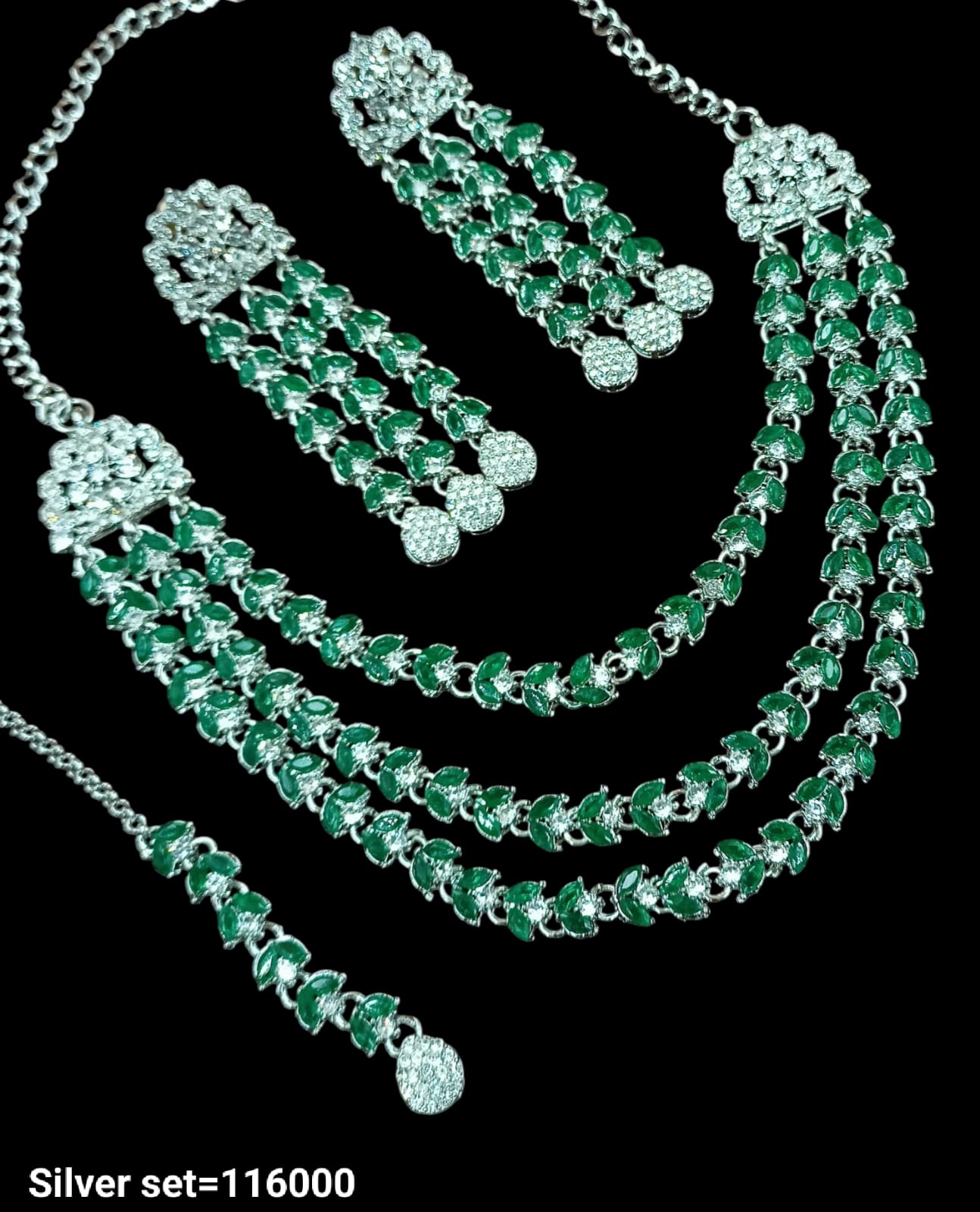 Elegant Silver Necklace and Earring Set with Intricate Detailing - Lucentemarket