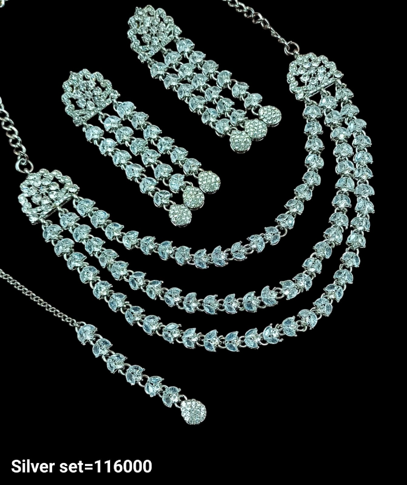 Elegant Silver Necklace and Earring Set with Intricate Detailing - Lucentemarket