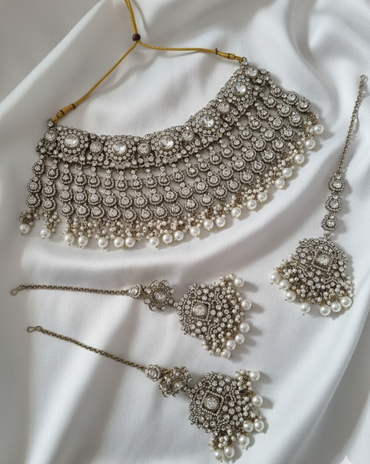 Traditional Gold plated Choker Necklace Set Earring and Mang-Tikka For Women