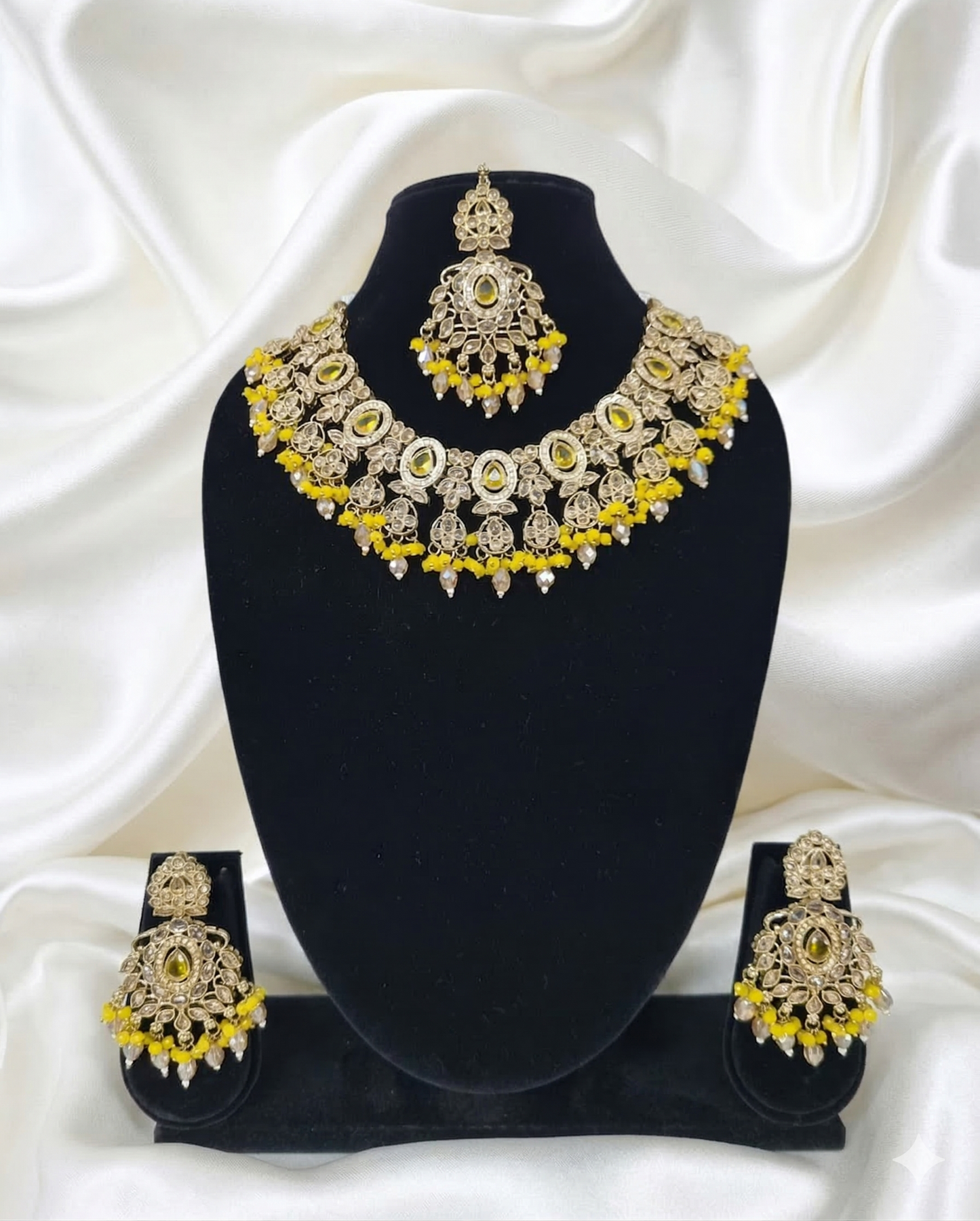 Traditional Wedding Choker Set Earrings with & Maang Tikka
