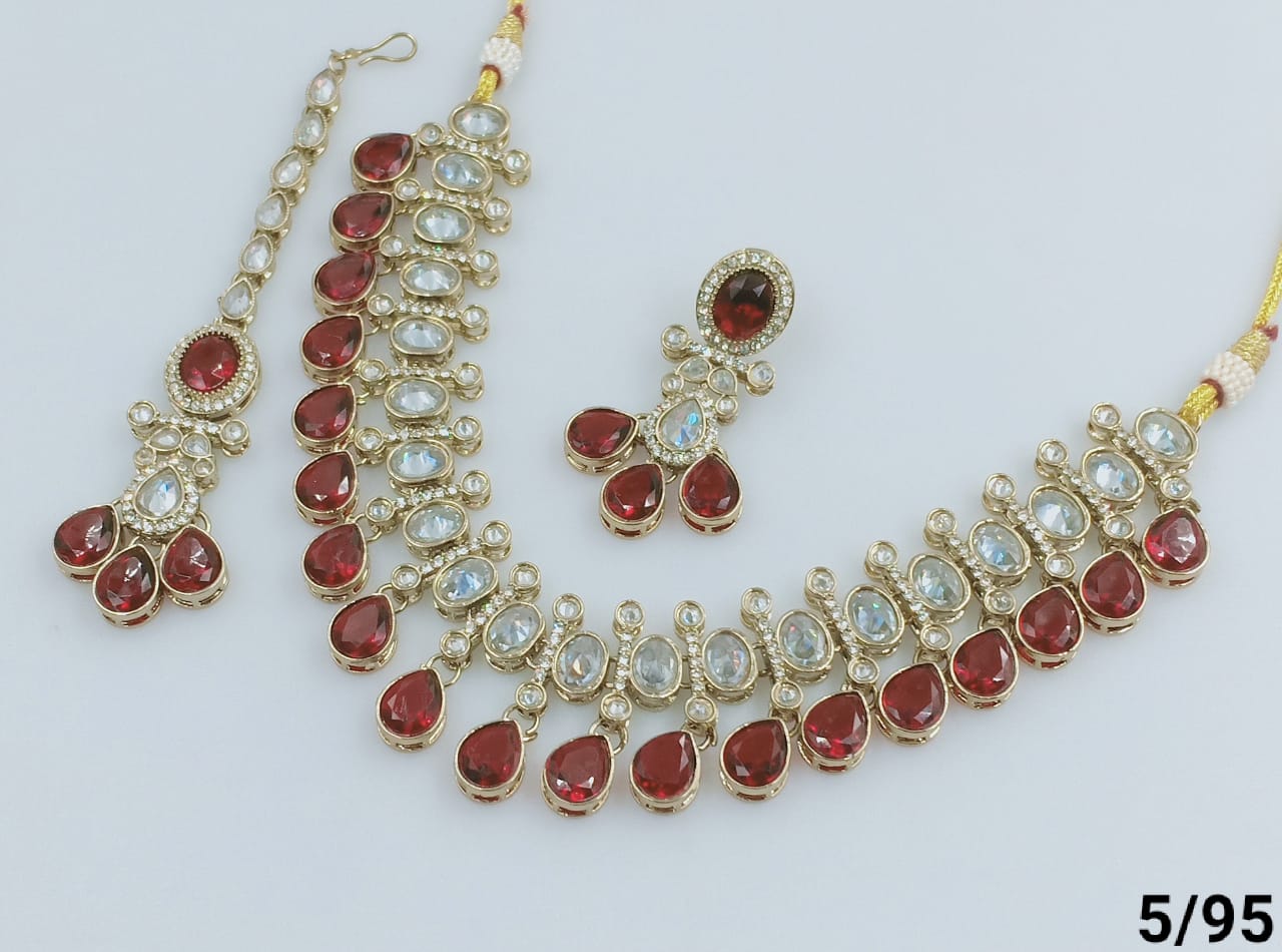 Gold Polish Kundan Stone Choker Jewellery Set