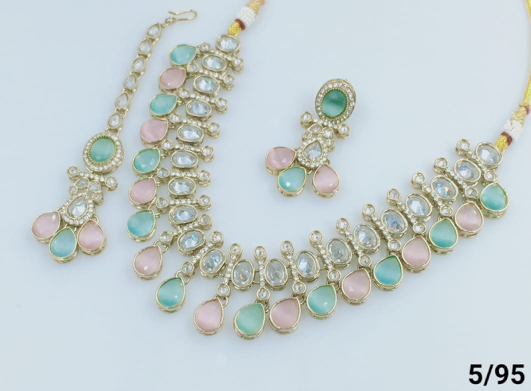 Gold Polish Kundan Stone Choker Jewellery Set
