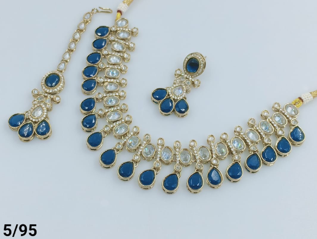 Gold Polish Kundan Stone Choker Jewellery Set