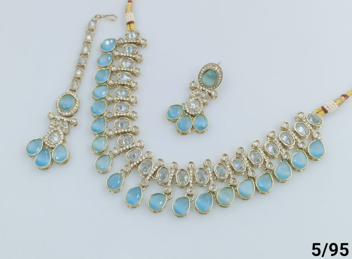 Gold Polish Kundan Stone Choker Jewellery Set