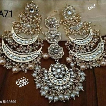Traditional Royal Maang Tikka Earring Set Gold-Plated Chandbali Earring and Mangtika