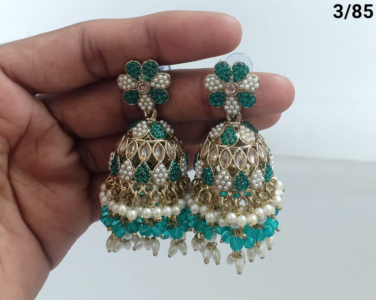 Traditional Jhumka Earrings with Kundan & Pearl Detailing – LucentEmarket