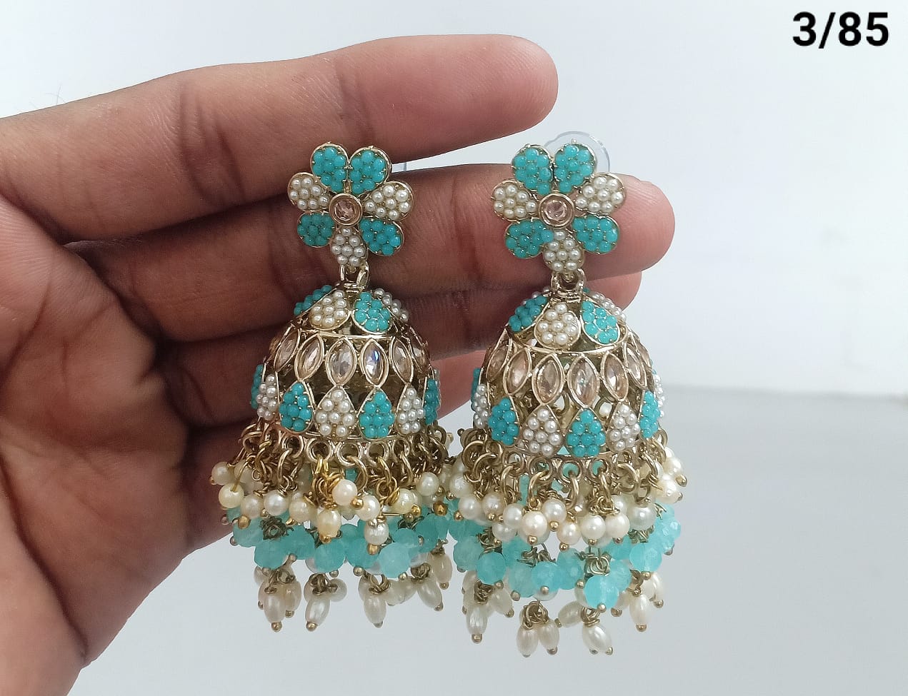 Traditional Jhumka Earrings with Kundan & Pearl Detailing – LucentEmarket