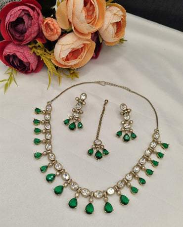 Sleek Heritage Kundan Droplet Necklace Set