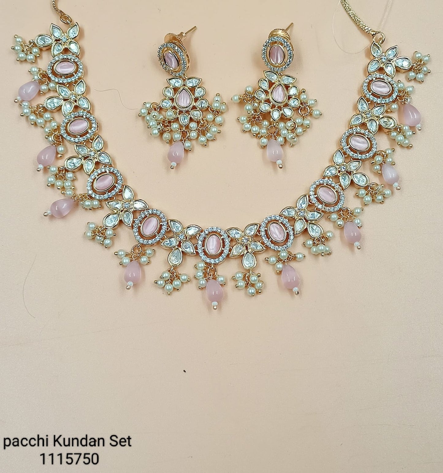 Elegant Pacchi Kundan Necklace and Earring Set