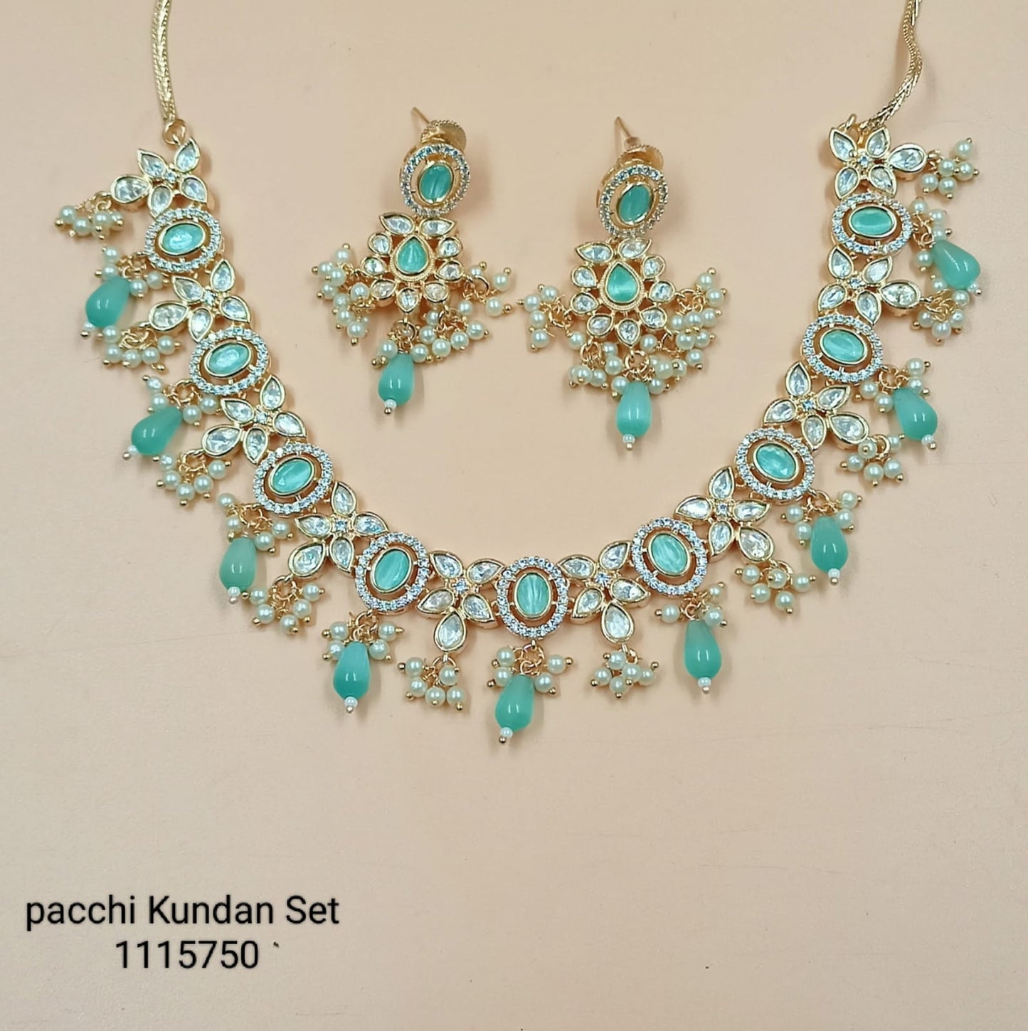 Elegant Pacchi Kundan Necklace and Earring Set