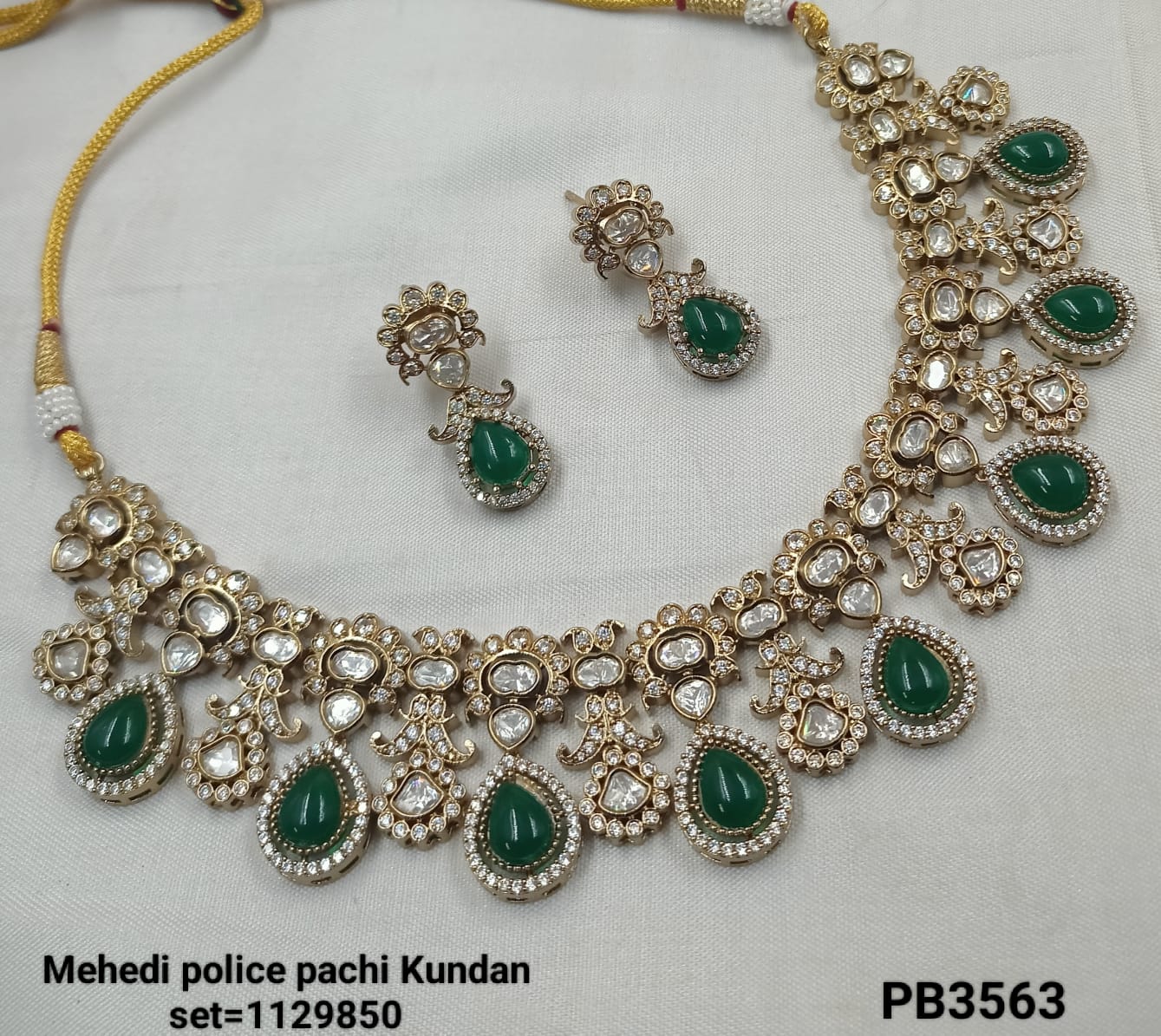 Antique Gold Plated Kundan Jewellery Set