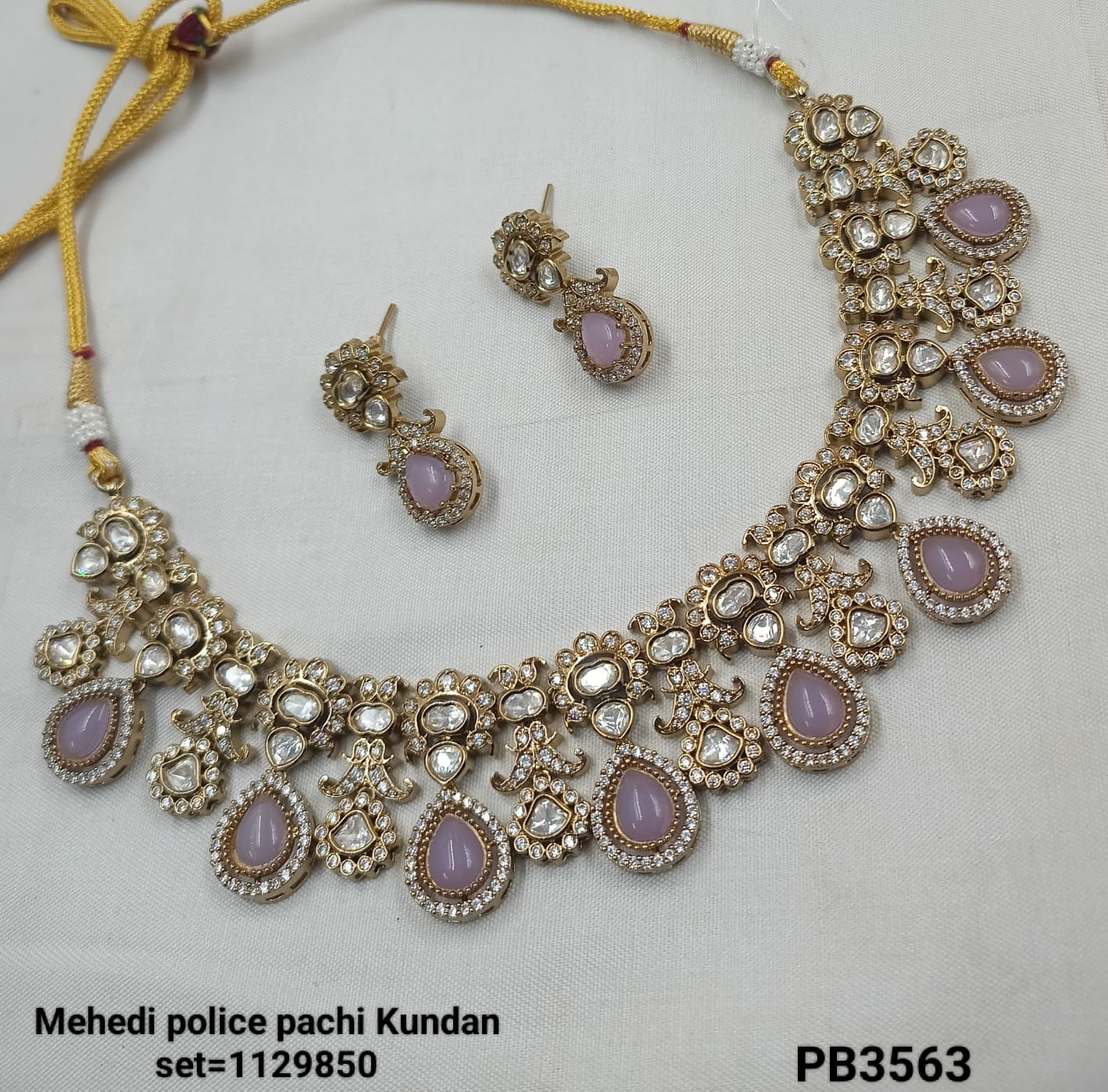 Antique Gold Plated Kundan Jewellery Set
