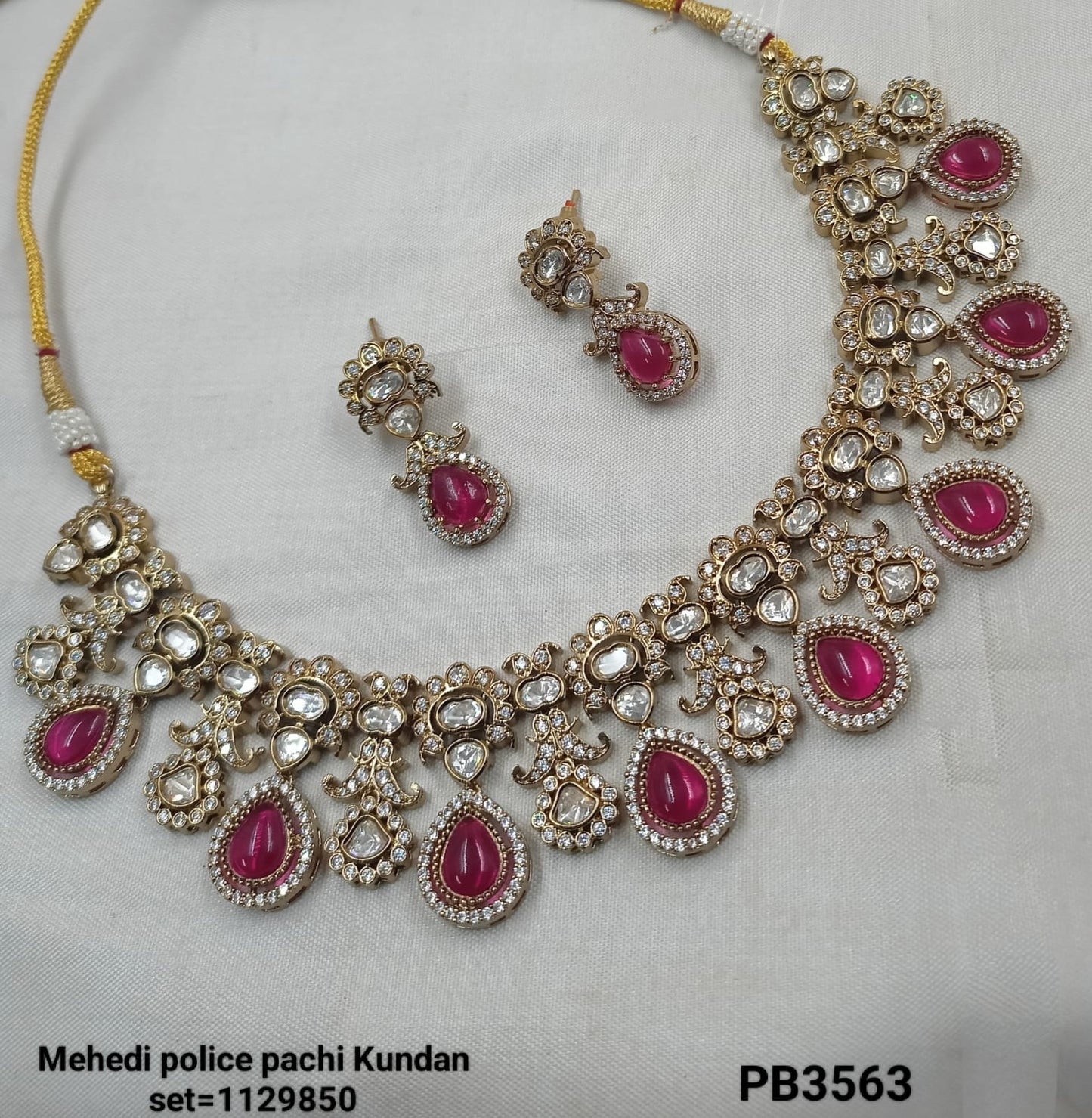 Antique Gold Plated Kundan Jewellery Set