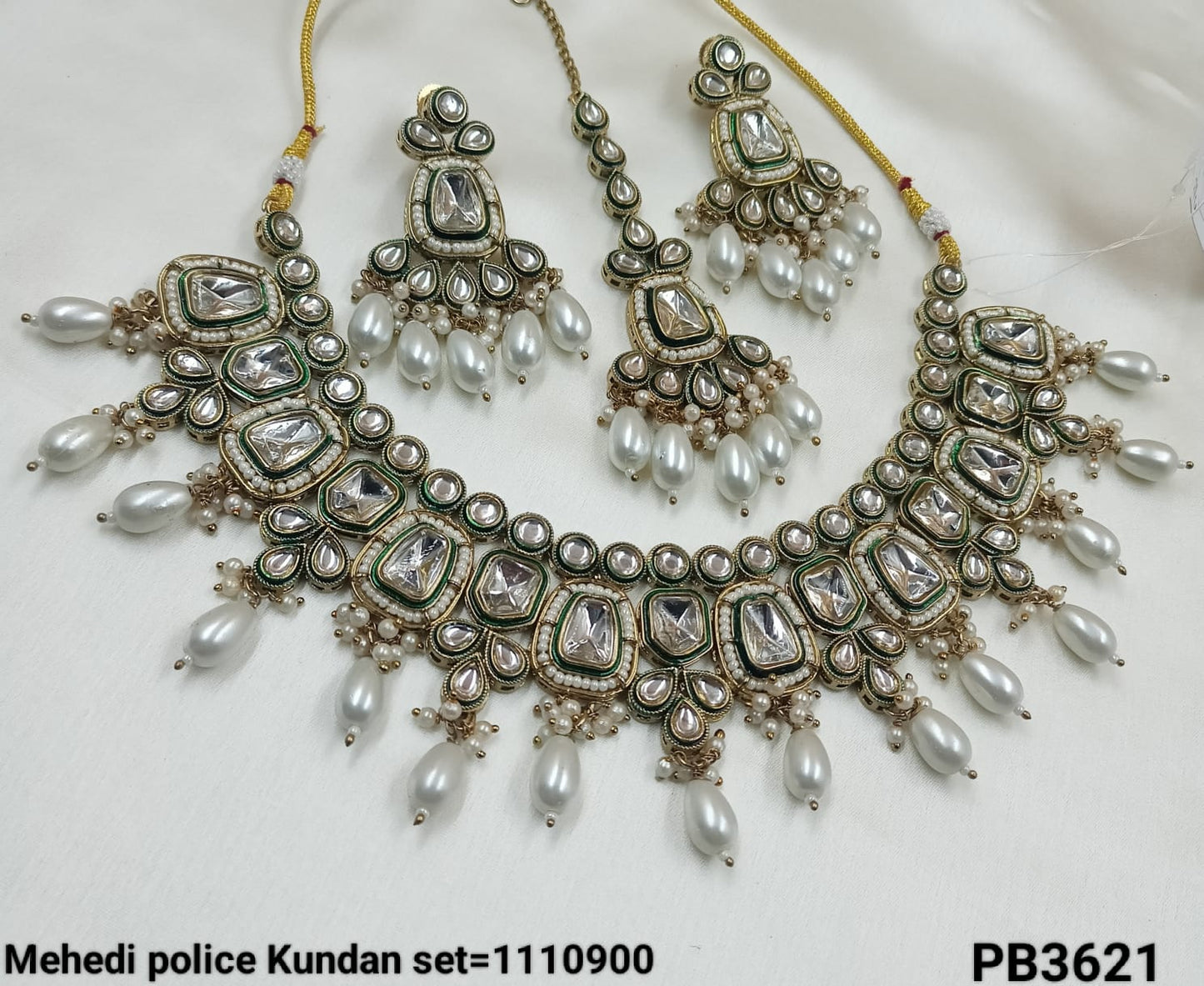 Antique Gold Plated Kundan Necklace Set