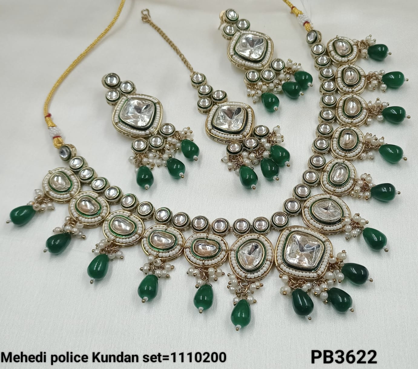 Antique Gold Plated Kundan Jewellery Set