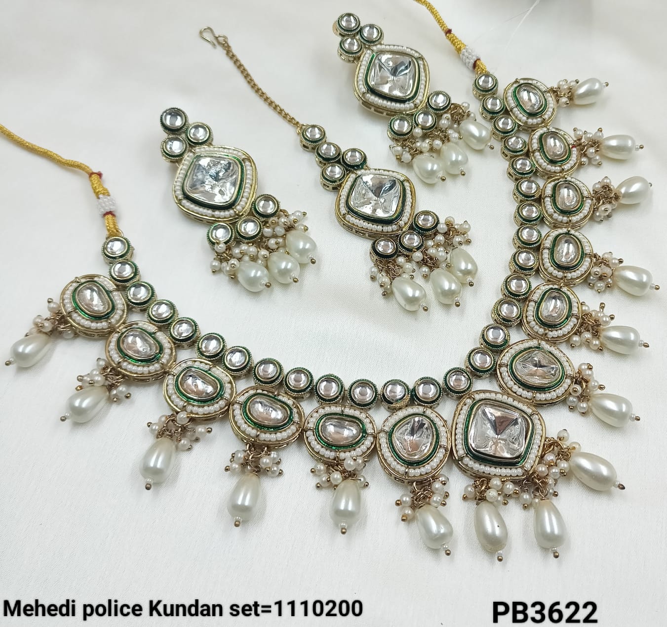Antique Gold Plated Kundan Jewellery Set