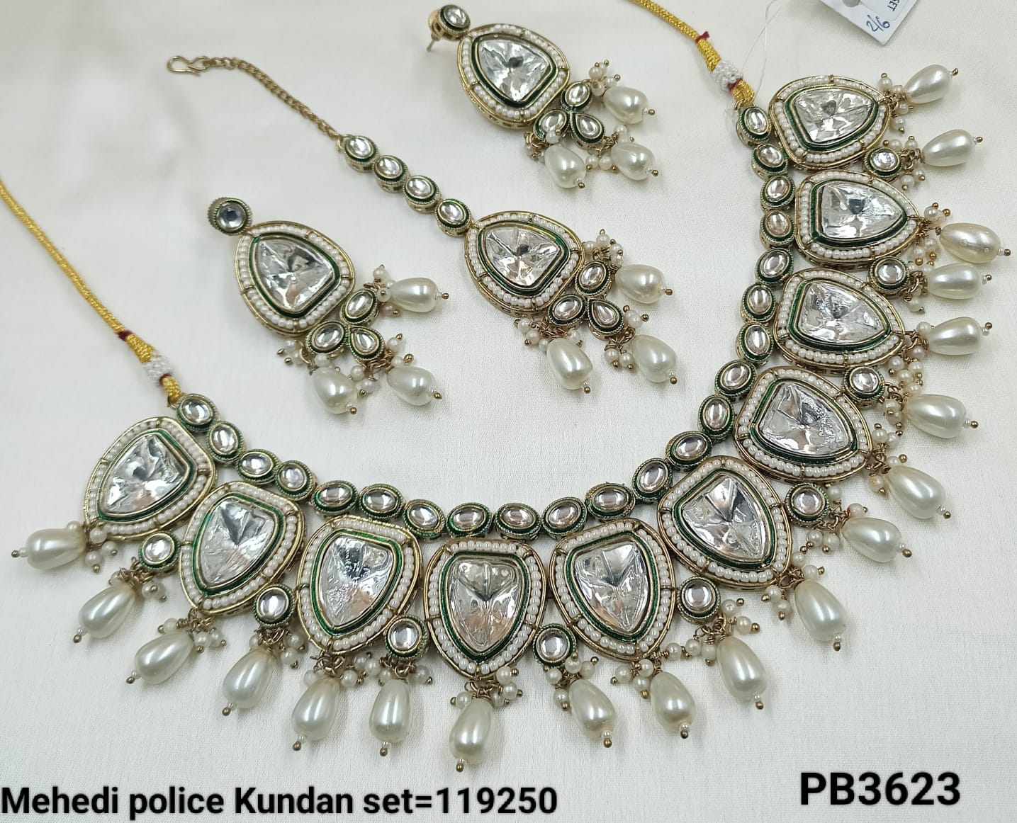 Traditional Kundan Jewellery Set & Necklace With Matching Earrings Set For Woman