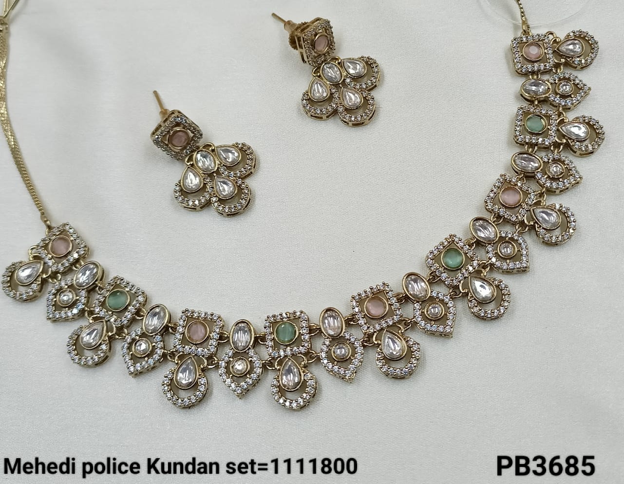 Antique Gold Plated Kundan Necklace Set