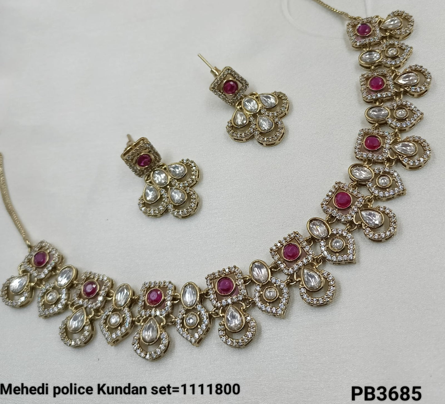 Antique Gold Plated Kundan Necklace Set