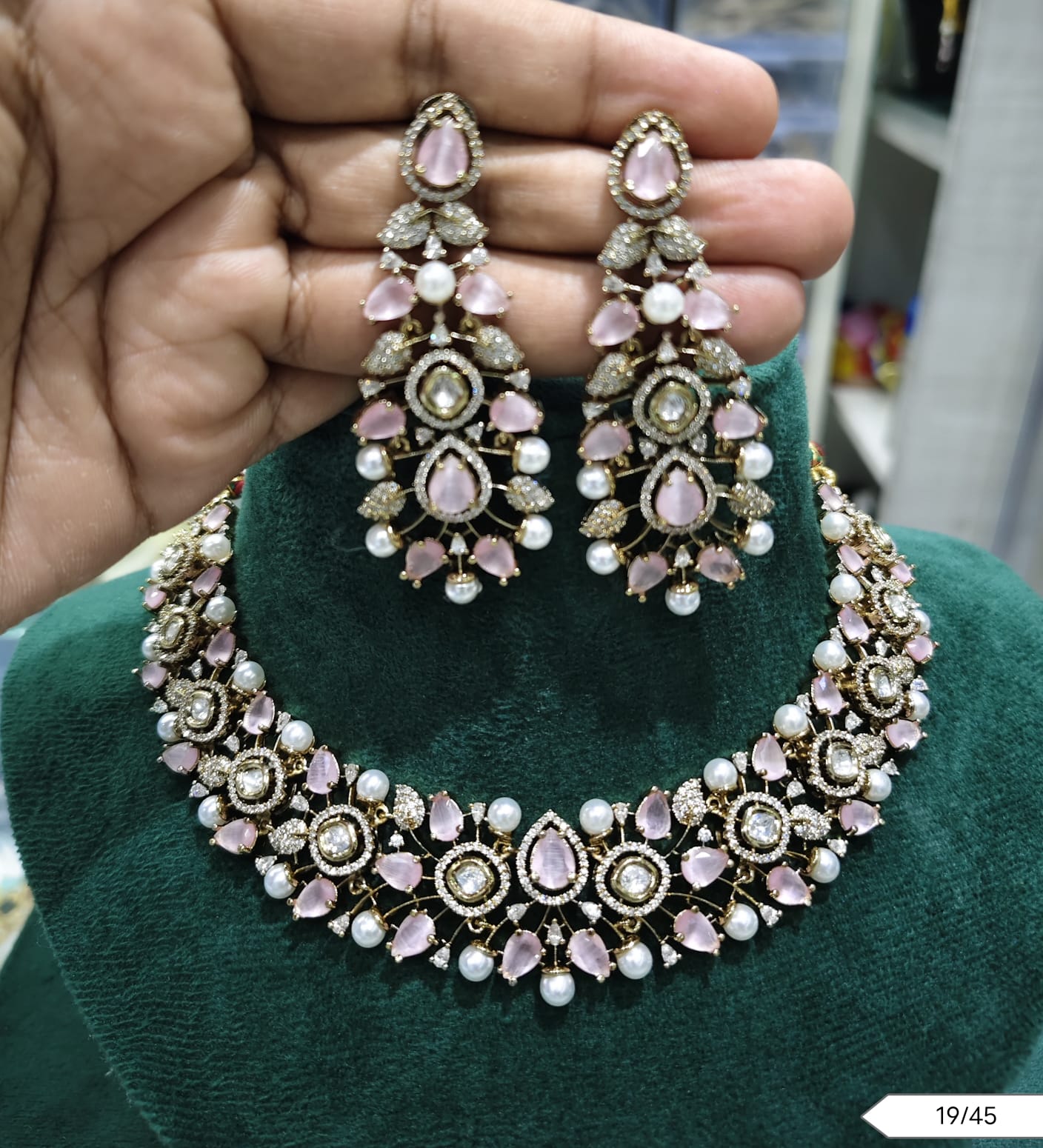 Antique Gold Plated Kundan Jewellery Set