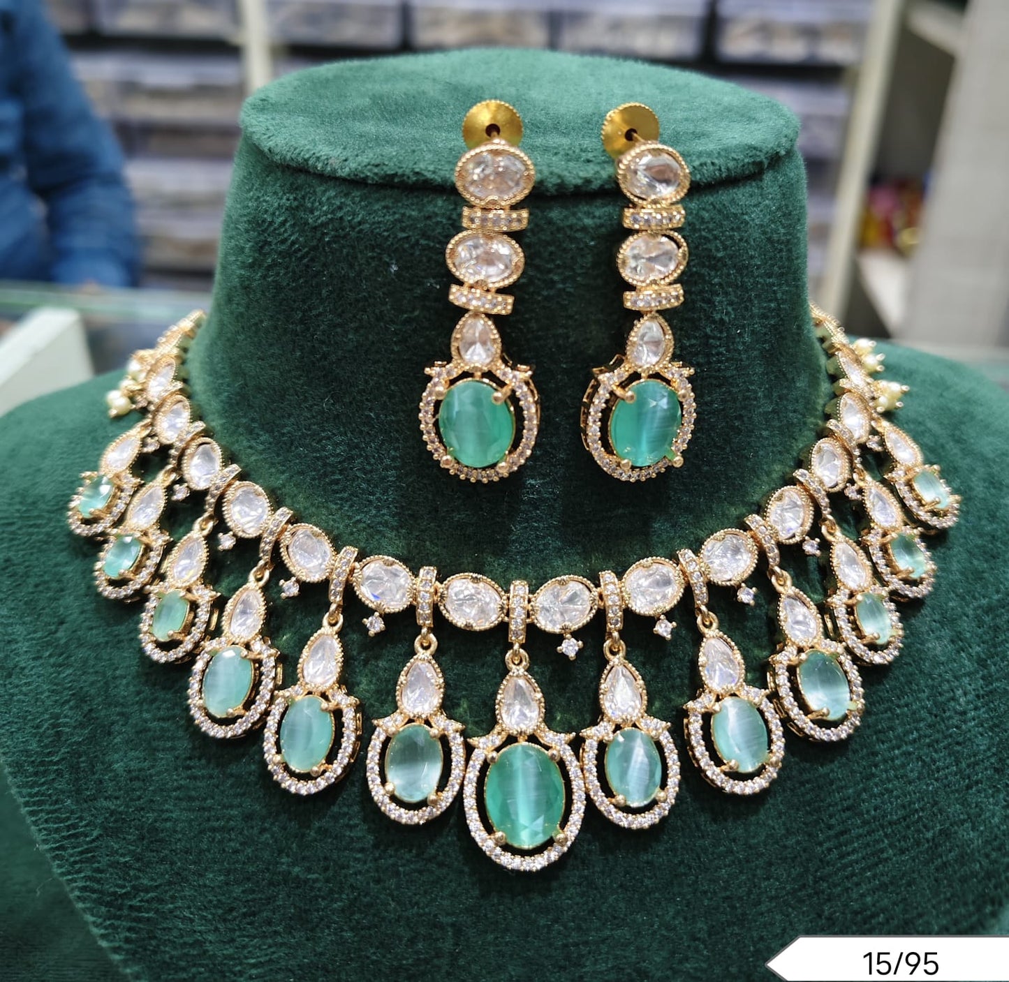 Antique Gold Plated Kundan Jewellery Set