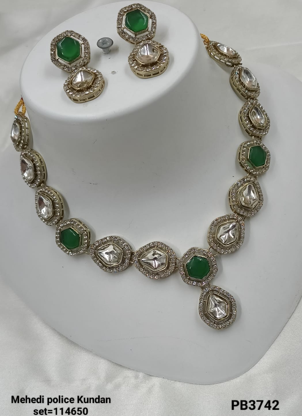 Antique Gold Plated Kundan Necklace Set