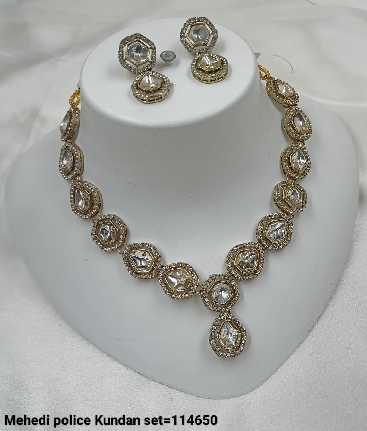 Antique Gold Plated Kundan Necklace Set