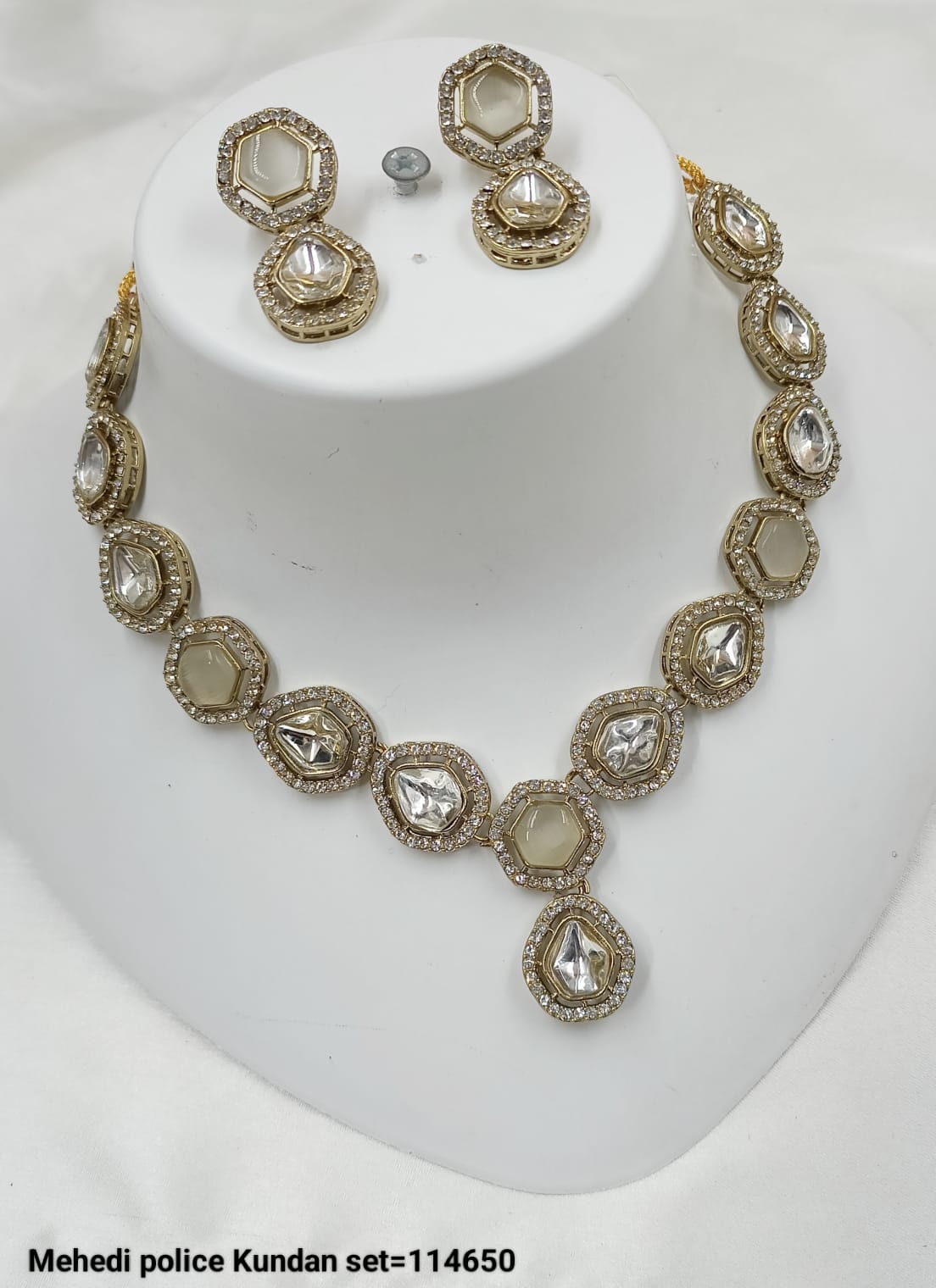 Antique Gold Plated Kundan Necklace Set