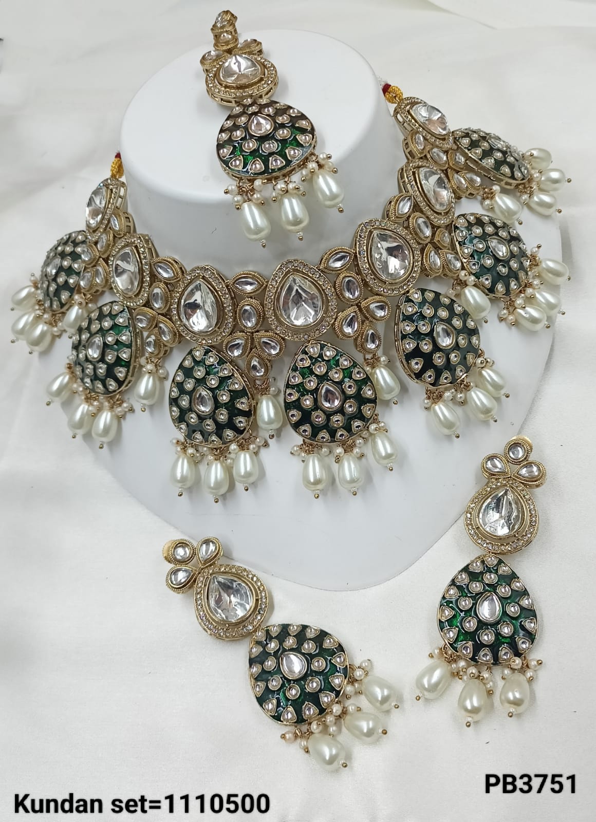 Minakaari Antique Gold Plated Kundan Set