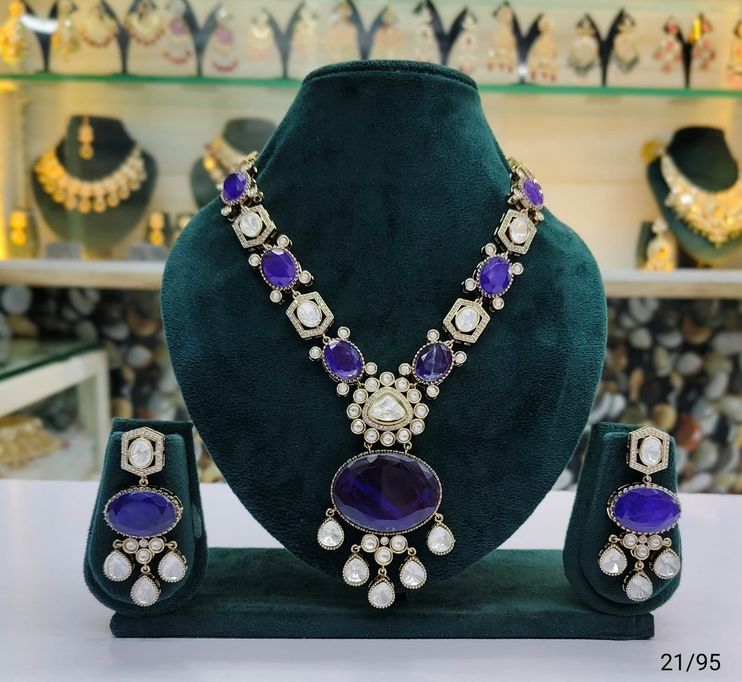 Antique Gold Plated Kundan Jewellery Set