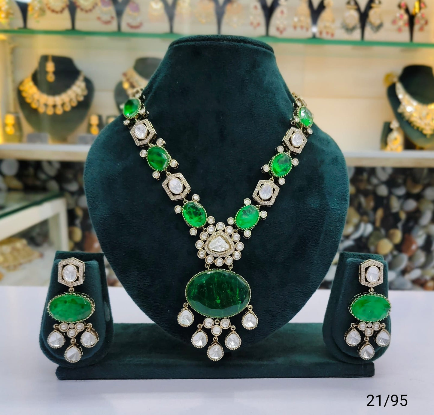 Antique Gold Plated Kundan Jewellery Set